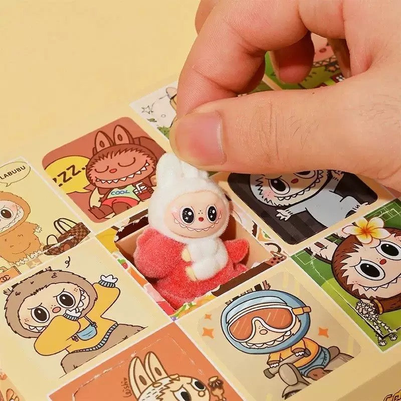 Monster Adventskalender Julklapp 2025 – Julkalender med 12 luckor och överraskningsfigurer