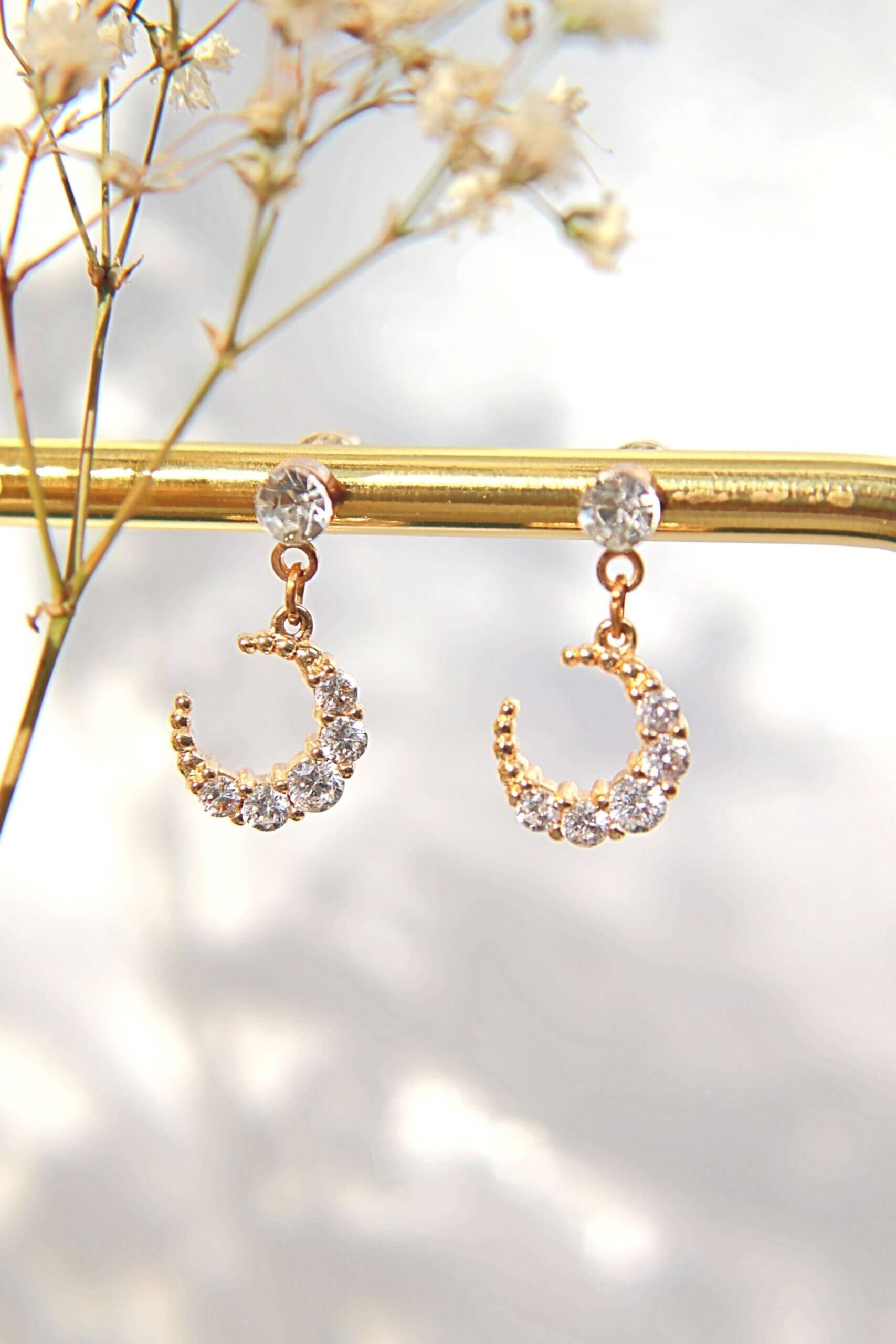 24 Karat Gulplätering Måne Zirconia Örhängen